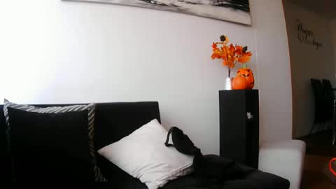 Snapshot of latiinvenushot chatting on November 4, 2025, 4:06 pm latiinvenushot online show from November 4, 2025, 4:06 pm