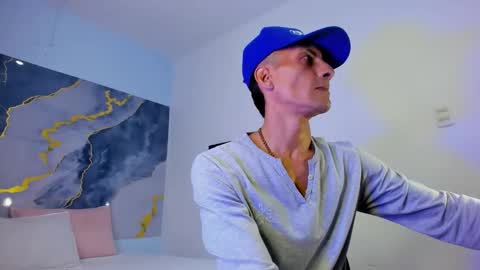 Snapshot of latin_crissex chatting on October 22, 2025, 11:32 am crissex online show from October 22, 2025, 11:32 am