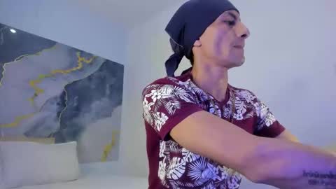 Snapshot of latin_crissex chatting on October 27, 2025, 12:20 pm crissex online show from October 27, 2025, 12:20 pm