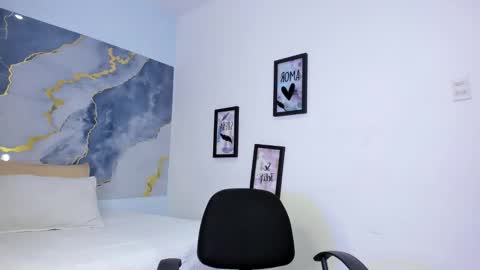 Snapshot of latin_crissex chatting on November 8, 2025, 11:43 am crissex online show from November 8, 2025, 11:43 am