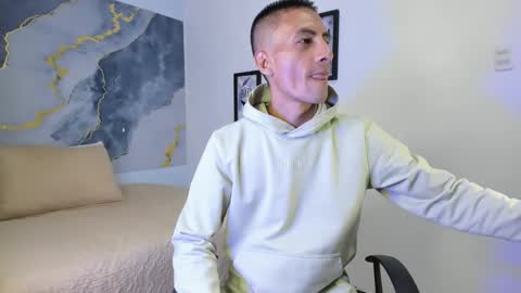 Snapshot of latin_crissex chatting on November 14, 2025, 1:32 pm crissex online show from November 14, 2025, 1:32 pm