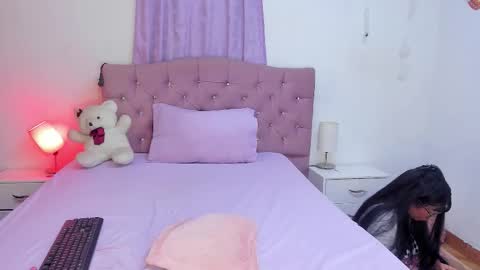 Snapshot of latinabombsheell chatting on November 14, 2025, 8:46 am Martina online show from November 14, 2025, 8:46 am