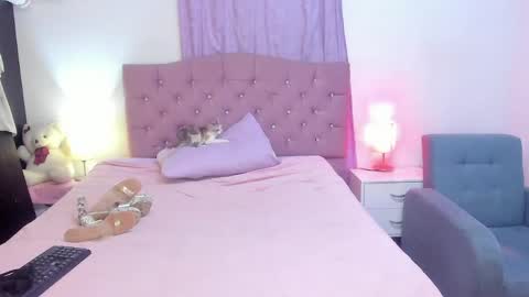 Martina online show from April 4, 2026, 4:44 am