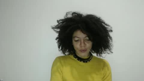 Latinacoka online show from October 19, 2025, 1:39 am