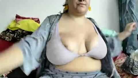 Snapshot of latinagoddess_isa chatting on September 28, 2025, 9:42 pm latinagoddess_isa online show from September 28, 2025, 9:42 pm