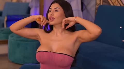 Snapshot of latinaloco chatting on March 10, 2025, 9:29 pm Latina online show from March 10, 2025, 9:29 pm
