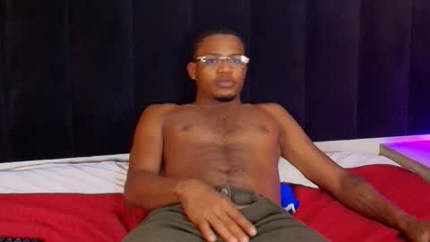 Snapshot of latinblack_98 chatting on January 8, 2026, 11:29 pm latinblack_98 online show from January 8, 2026, 11:29 pm