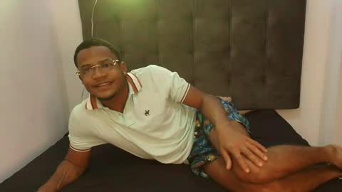 Snapshot of latinblack_98 chatting on January 11, 2026, 1:16 pm latinblack_98 online show from January 11, 2026, 1:16 pm