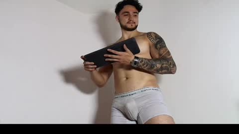 Snapshot of latinboyvip_ chatting on June 5, 2026, 3:13 am LatinBoyVIP Colombian online show from June 5, 2026, 3:13 am