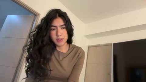 Hi -  online show from December 1, 2025, 6:40 am