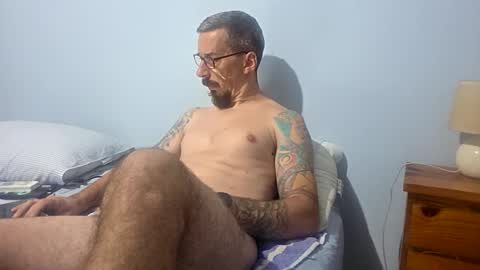 latinheat95 online show from March 2, 2026, 9:43 pm