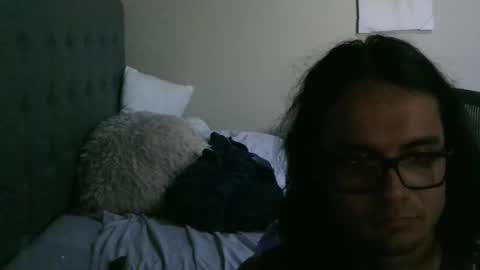 latinincognito online show from November 18, 2025, 7:18 pm