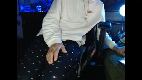 Snapshot of latinlover513 chatting on February 22, 2025, 9:45 am latinlover513 online show from February 22, 2025, 9:45 am