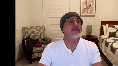 QS - INDEPENDENT MODEL online show from January 12, 2026, 5:12 am