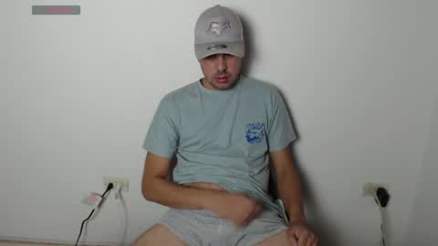 latino boy777 online show from April 16, 2026, 6:25 am