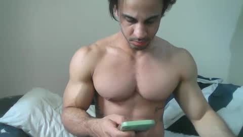 latino_rodri online show from May 8, 2026, 10:42 am