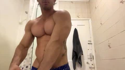 latino_rodri online show from May 28, 2026, 10:40 pm