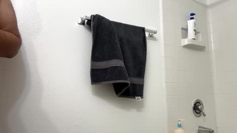 Snapshot of latinoforasian chatting on January 6, 2026, 10:19 am latinoforasian online show from January 6, 2026, 10:19 am