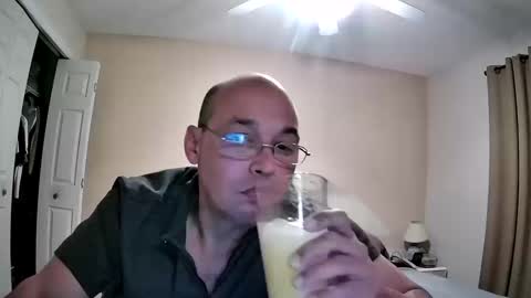 latinoinfla online show from October 15, 2025, 1:50 am