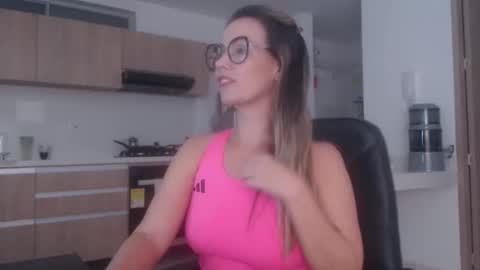 latinpaprika online show from March 20, 2026, 11:31 pm