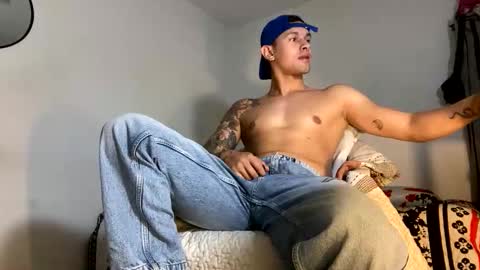 latinweekend online show from February 15, 2026, 8:27 pm