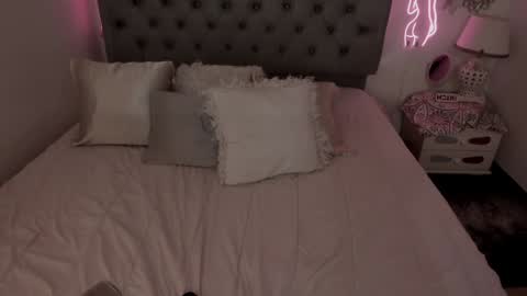 Laura online show from January 19, 2025, 4:33 am