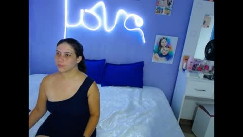lau_zimmerman19 online show from May 1, 2026, 4:39 am