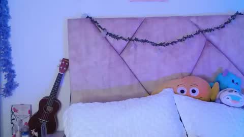 Laura online show from May 25, 2026, 2:06 am