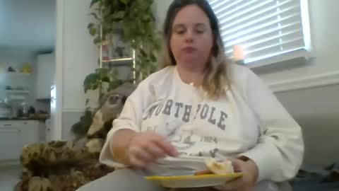 LauLauMa online show from January 6, 2025, 7:13 pm