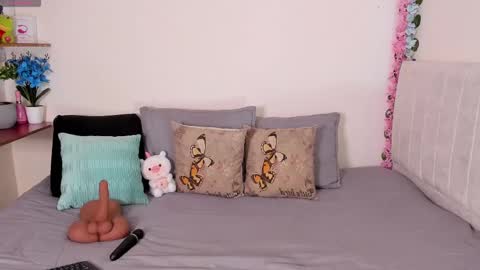 laura1__ online show from February 28, 2025, 12:21 am