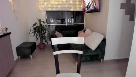 laura cruz online show from January 20, 2025, 5:04 am