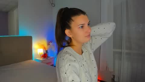 Laura online show from October 16, 2025, 5:30 am