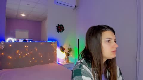 Snapshot of laura__leee chatting on January 18, 2026, 6:17 am Laura online show from January 18, 2026, 6:17 am