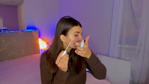 Snapshot of laura__leee chatting on February 4, 2026, 6:30 am Laura online show from February 4, 2026, 6:30 am