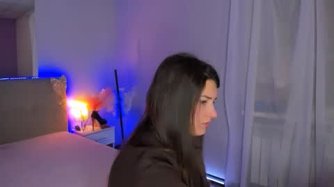 Snapshot of laura__leee chatting on February 10, 2026, 6:28 am Laura online show from February 10, 2026, 6:28 am