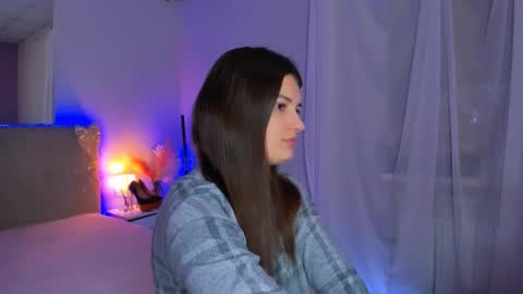 Snapshot of laura__leee chatting on February 15, 2026, 6:10 am Laura online show from February 15, 2026, 6:10 am