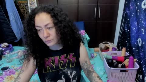 Snapshot of laura_anal_ chatting on May 6, 2026, 9:42 pm Wen online show from May 6, 2026, 9:42 pm