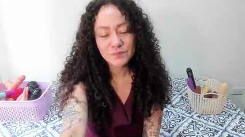 Snapshot of laura_anal_ chatting on June 9, 2026, 3:01 pm Wen online show from June 9, 2026, 3:01 pm