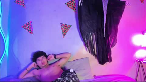 laura_and_kevin online show from October 20, 2025, 1:00 pm