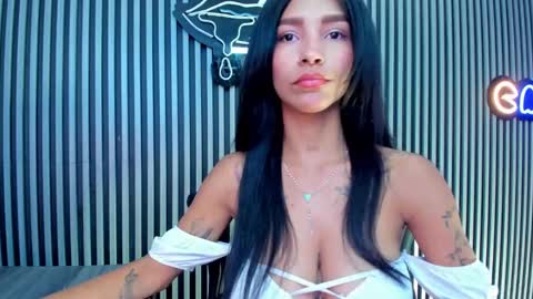 Snapshot of laura_aristizabal_19 chatting on January 21, 2025, 1:32 pm Laura online show from January 21, 2025, 1:32 pm