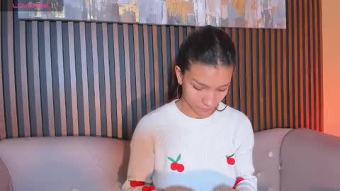 Snapshot of laura_aristizabal_19 chatting on September 18, 2025, 1:35 pm Laura online show from September 18, 2025, 1:35 pm