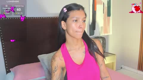 Snapshot of laura_aristizabal_19 chatting on October 17, 2025, 12:41 pm Laura online show from October 17, 2025, 12:41 pm