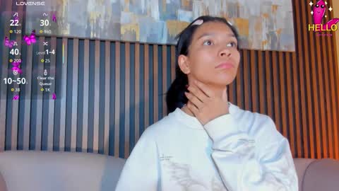 Snapshot of laura_aristizabal_19 chatting on November 15, 2025, 12:34 pm Laura online show from November 15, 2025, 12:34 pm