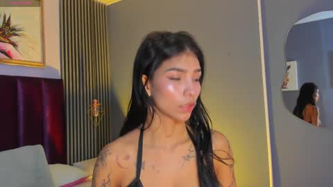 Snapshot of laura_aristizabal_19 chatting on June 6, 2026, 12:32 pm Laura online show from June 6, 2026, 12:32 pm