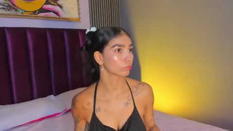 Snapshot of laura_aristizabal_19 chatting on June 14, 2026, 3:03 pm Laura online show from June 14, 2026, 3:03 pm