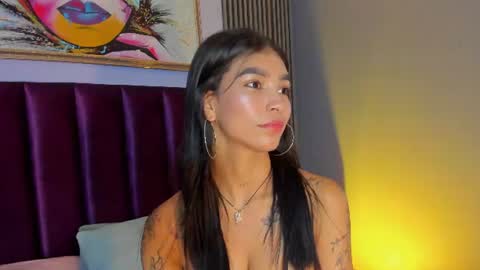 Snapshot of laura_aristizabal_19 chatting on June 27, 2026, 12:04 am Laura online show from June 27, 2026, 12:04 am
