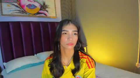 Snapshot of laura_aristizabal_19 chatting on June 27, 2026, 1:39 pm Laura online show from June 27, 2026, 1:39 pm