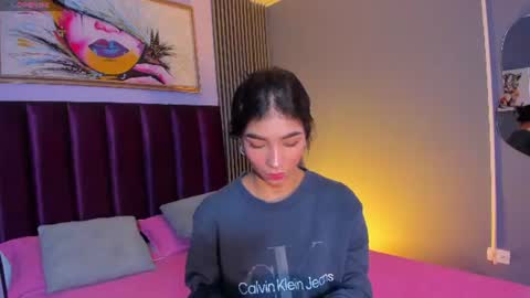 Snapshot of laura_aristizabal_19 chatting on July 2, 2026, 12:33 pm Laura online show from July 2, 2026, 12:33 pm