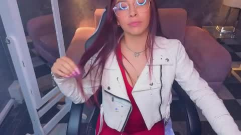 laura_b_ online show from April 22, 2026, 3:09 am