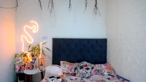 LAURA online show from March 21, 2026, 5:27 pm